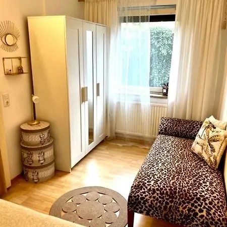 Apartment Balkon-apartment Mit Badeplatz - Zentral